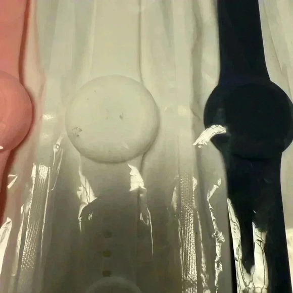 Waterproof AirTag Bracelet for Kids 4 pack soft silicone adjustable strap - Picture 2 of 8